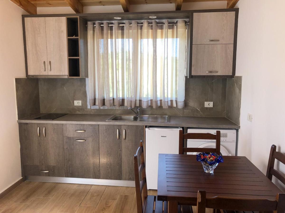 Milos Apartments Himare Eksteriør bilde
